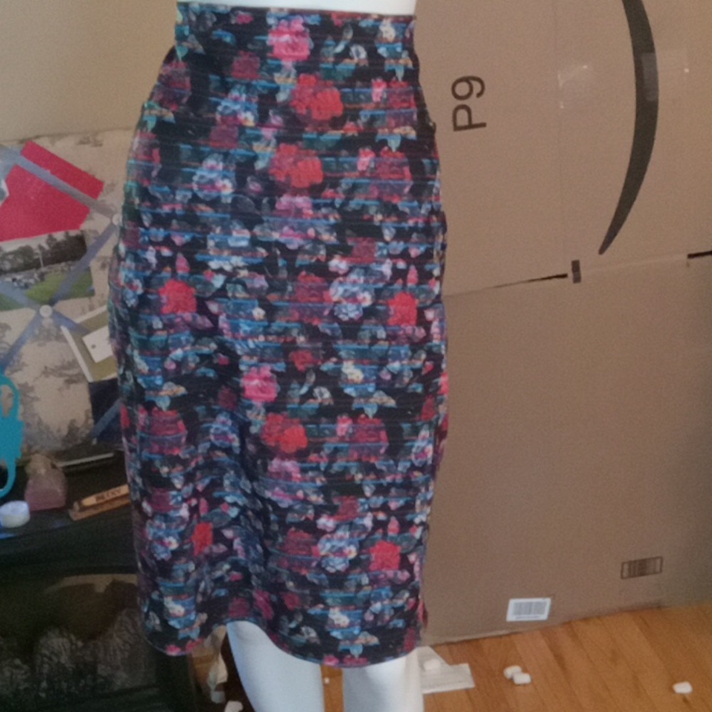 Pencil skirt/scarf